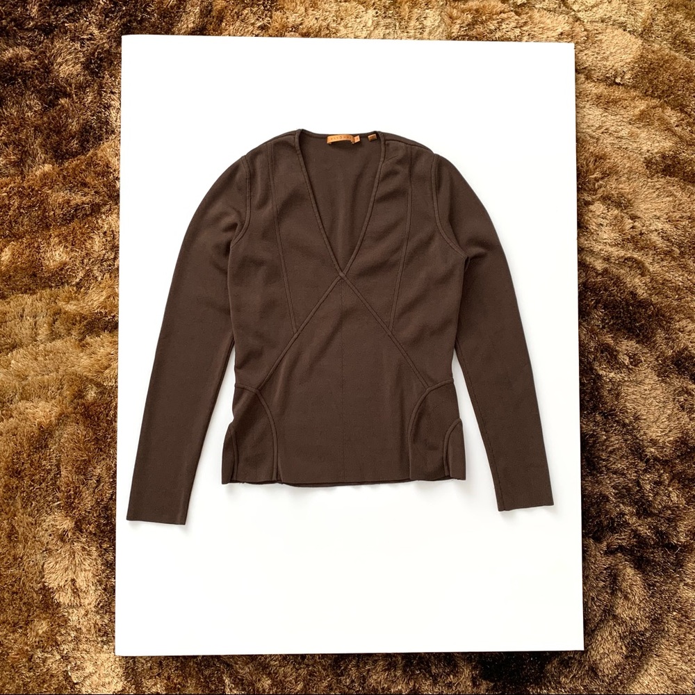 V-neck long sleeve top